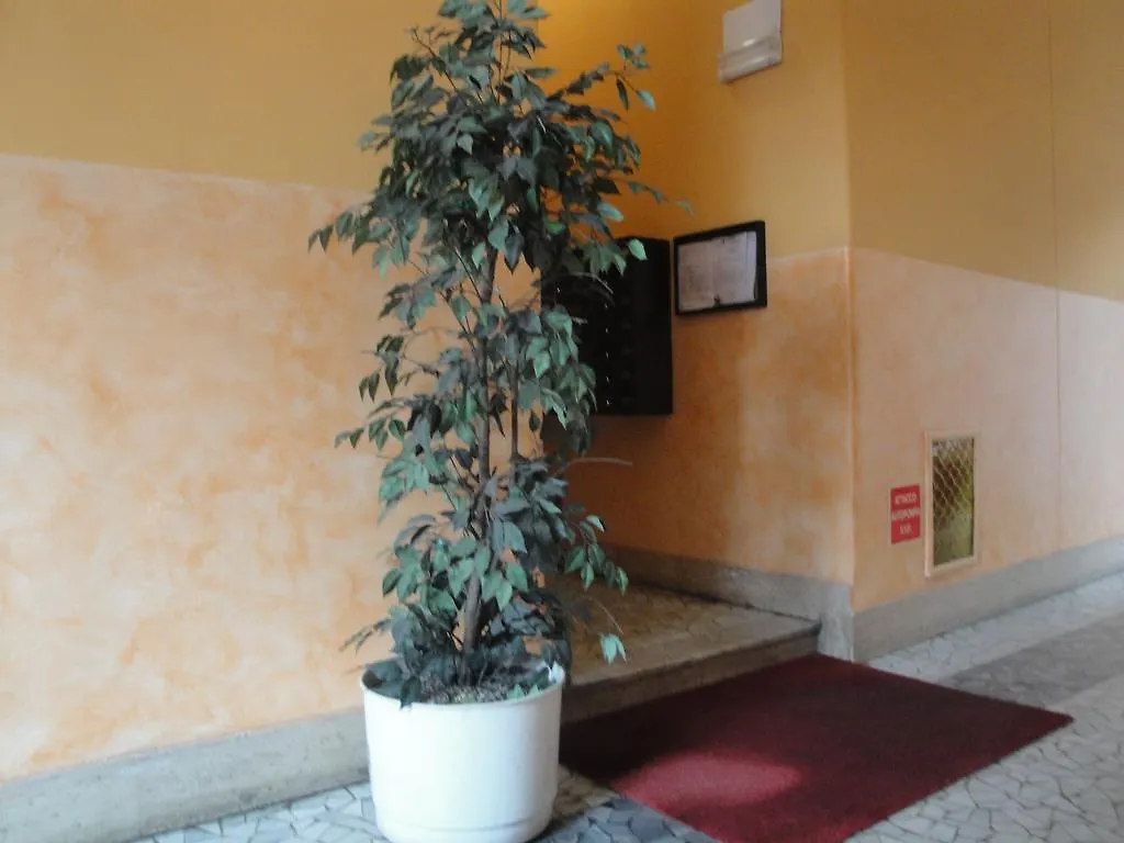Via Sebino Apartment Milan 0*,