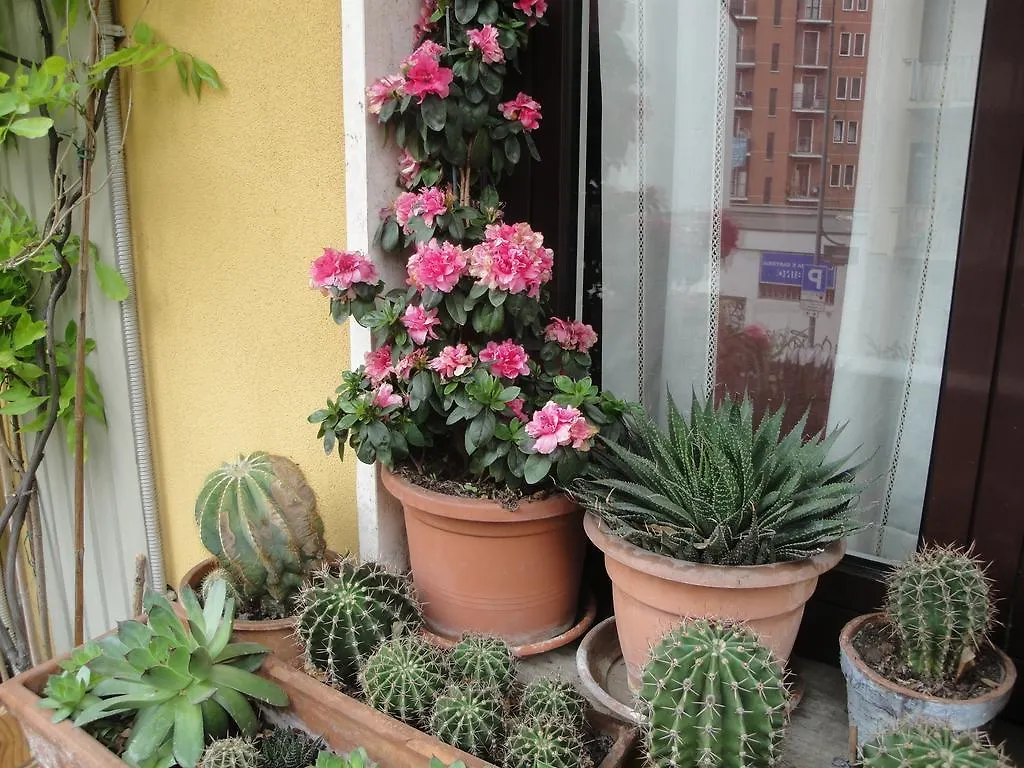 Via Sebino Apartment Mailand